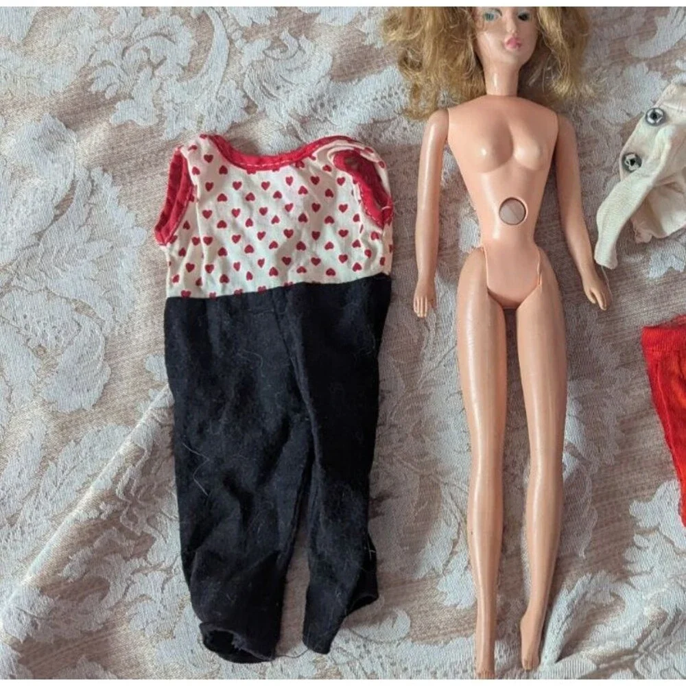 Vintage Tressy Magic Make up doll hair growing 1960s pale face side eye